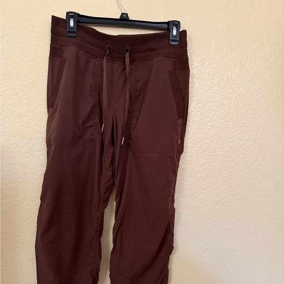 lululemon athletica Women’s Dark Brown Joggers - Picture 1 of 4
